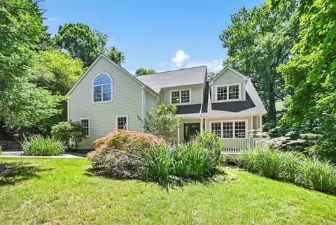 7 Newton Ct, Cortlandt, NY 10520