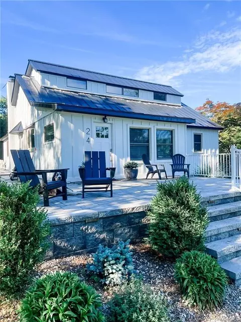 24 Newport Bridge Rd, Warwick, NY 10990