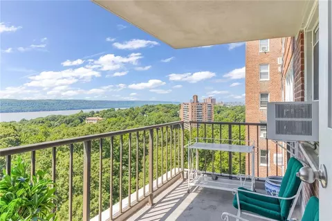 4555 Henry Hudson Pkwy #1101, New York, NY 10471