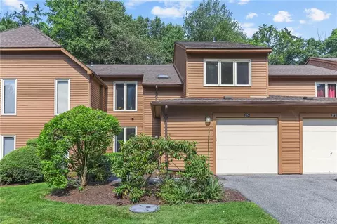 274 Beechwood Ln, Yorktown, NY 10598