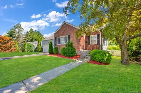 10 Cloverdale Ave, White Plains, NY 10603