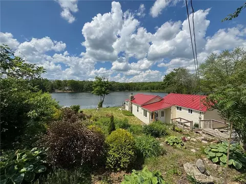 48 Hathorn Blvd, Greenville, NY 12771
