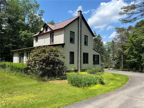 32 Hazel Rd, Rockland, NY 12758