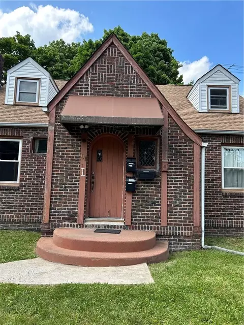 11 Sherman St, Ramapo, NY 10977