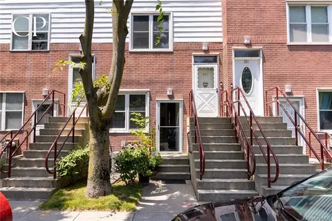 225 Sunset Blvd, Bronx, NY 10473