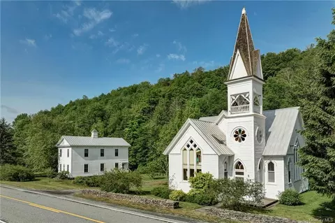 9030 Cr-28, Hancock, NY 13783