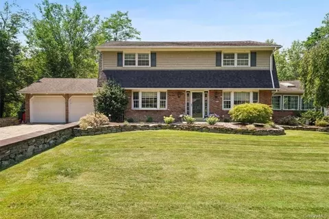 3 Mace Cir, Newburgh, NY 12550