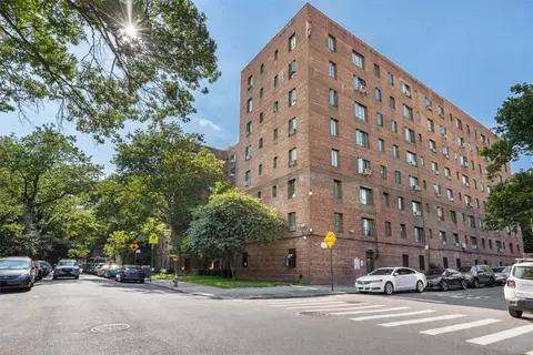 2125 Saint Raymond Ave #MB, New York, NY 10462