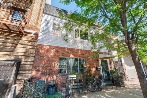 36-48 35 St, New York, NY 11106