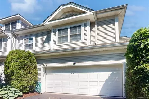 51 Underhill Dr, Pomona, NY 10970