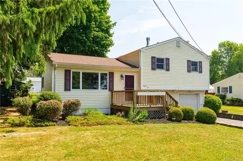 11 Cumberland Rd, Fishkill, NY 12524