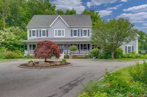 15 Hollow Rd, Southeast, NY 10509