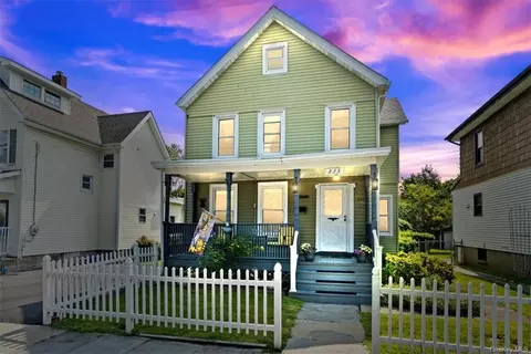 233 Depew St, Peekskill, NY 10566