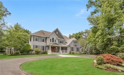 30 Plumwood Rd, Briarcliff Manor, NY 10510