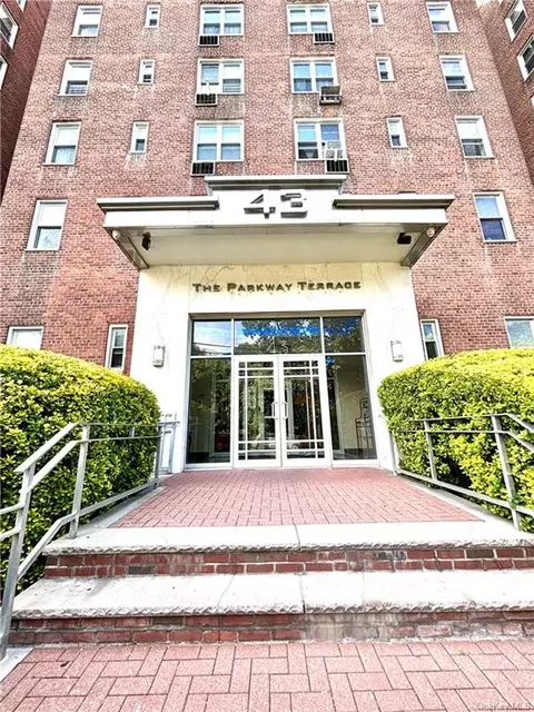 43 Bronx River Rd #7K, Yonkers, NY 10704