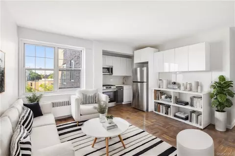 210 Pelham Rd #3P, New Rochelle, NY 10805