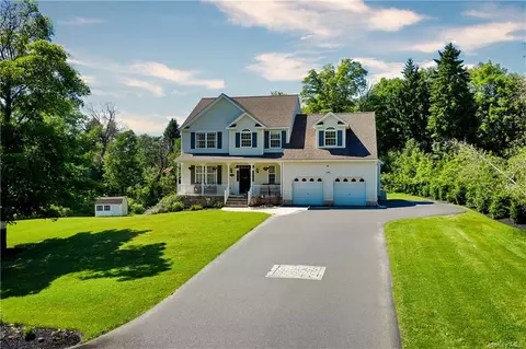 15 Wildflower Rdg, La Grange, NY 12603