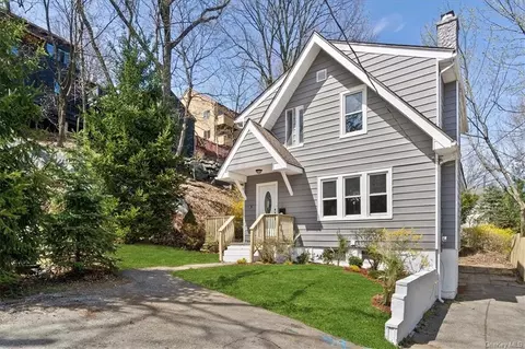 5 Saunders St, Greenburgh, NY 10706