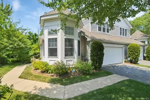 38 Roma Orchard Rd, Peekskill, NY 10566