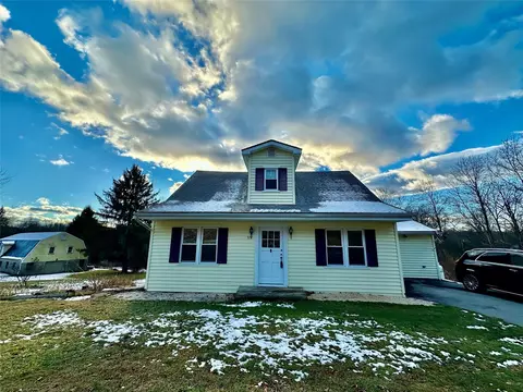 371 St Andrews Rd, Walden, NY 12586