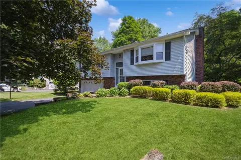4 Rich Dr, Wappinger, NY 12590