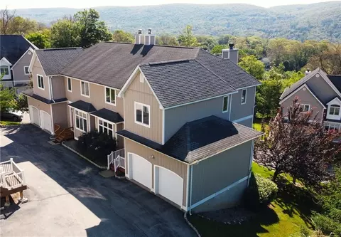 76 Corbin Hill Rd, Highlands, NY 10922