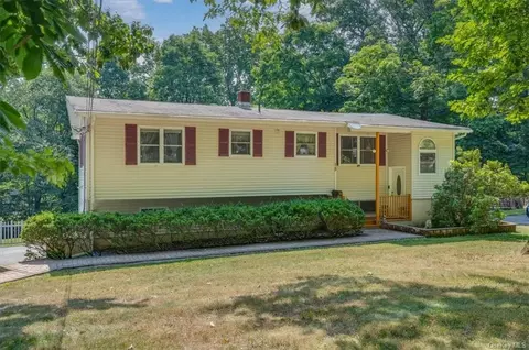 15 Hidden Glen Ln, Ramapo, NY 10952