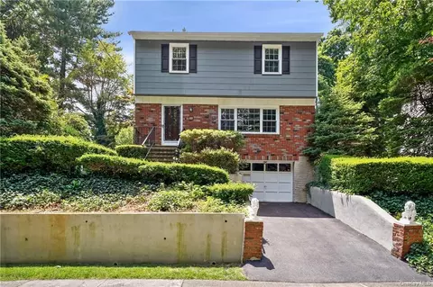55 Desmond Ave, Yonkers, NY 10708