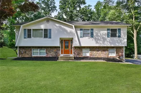 356 Fulle Dr, Clarkstown, NY 10989