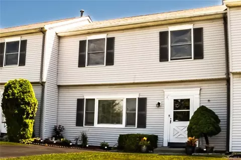4 Matone Cir, West Haverstraw, NY 10993