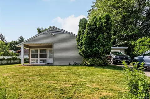 6 Manitou Trl, Greenburgh, NY 10603