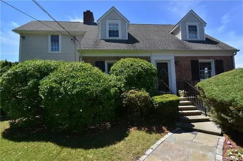 120 E Devonia Ave, Mount Vernon, NY 10552