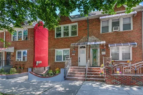 4355 De Reimer Ave, Bronx, NY 10466
