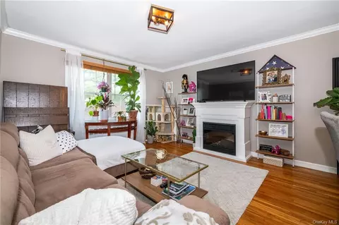 33 Fieldstone Dr #C2, Greenburgh, NY 10530
