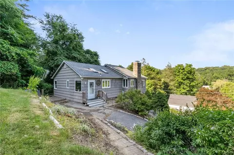 35 Beekman Dr, Kent, NY 10512
