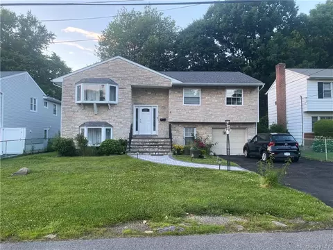 25 E Fort Hill Rd, Yonkers, NY 10710