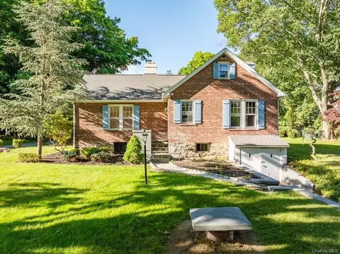 35 Moseman Ave, Katonah, NY 10536