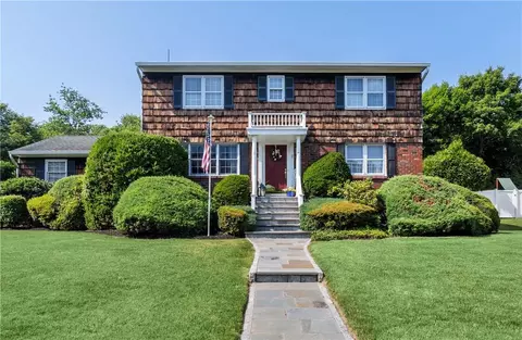 8 Theresa Ln, Harrison, NY 10528