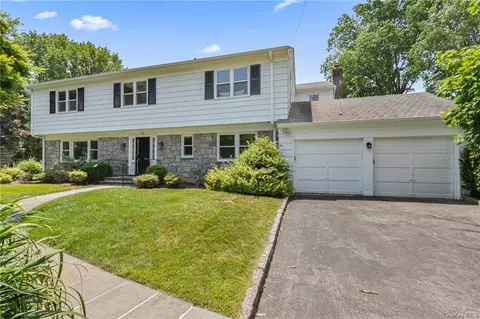20 Rural Dr, Scarsdale, NY 10583
