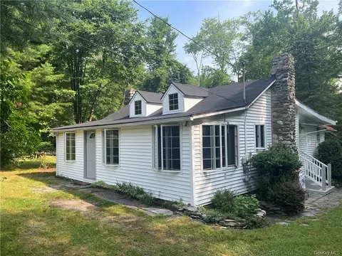 446 Yankee Lake Rd, Mamakating, NY 12790