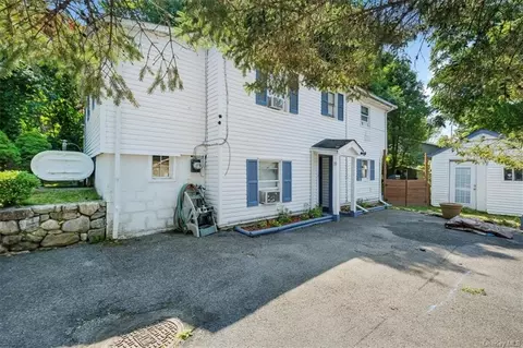 35 Stanwich Rd, Kent, NY 10512