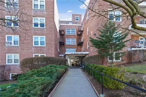 150 Draper Ln #1J N, Greenburgh, NY 10522