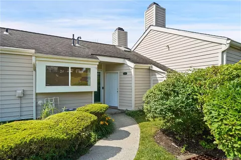 704 Eagles Ridge Rd, Southeast, NY 10509