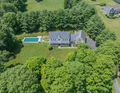 37 Buck Dr, Beekman, NY 12570
