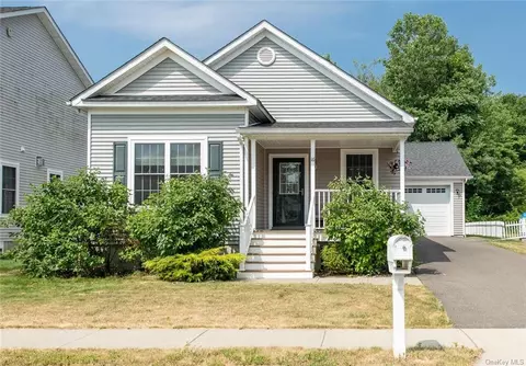 16 Emerson Ter, Lloyd, NY 12528