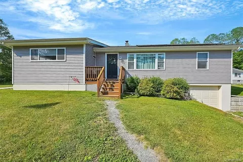 33 Walker Valley Rd, Mamakating, NY 12566