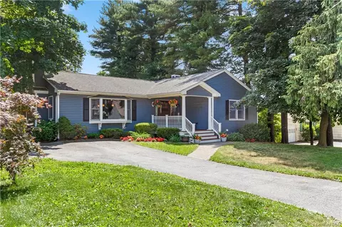 7 Carillon Rd, Southeast, NY 10509