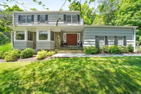 1 Harrison Dr, Cortlandt, NY 10567
