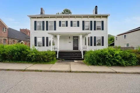 21 Leonard St, Beacon, NY 12508