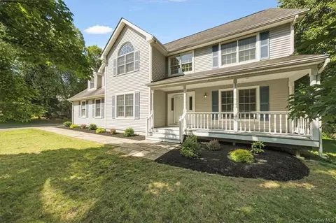 2 Waterview Dr, Ossining, NY 10562